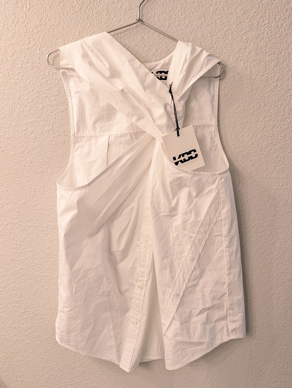KBB By Khalana Asymmetrical Twist Tank White Size Medium - Picture 2 of 9
